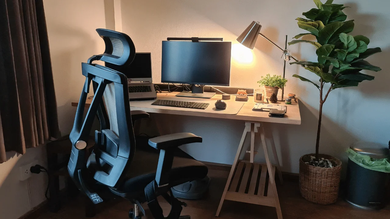 Learn tips on setting up an ergonomic workspace for artists.