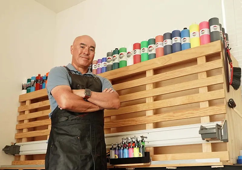 Take online airbrush lessons from an industry veteran and expert airbrush instructor.